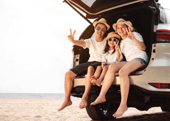 Self-Drive vs. Guided Tours: Which Suits Seychelles?